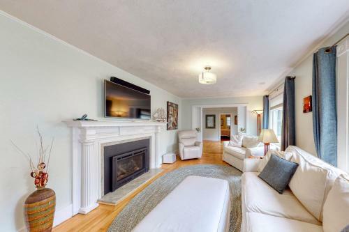 Acadia Cottage