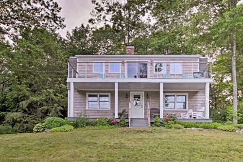 Spacious Freeport Home With 2 Decks And Water View!