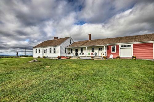 Cozy Home With Vineyard, Working Farm And Fall Foliage