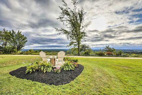 Cozy Home With Vineyard, Working Farm And Fall Foliage