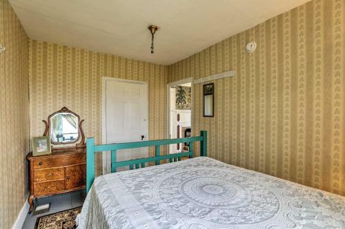 Cozy Home With Vineyard, Working Farm And Fall Foliage