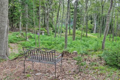 Charming East Boothbay Cottage With Large Yard!