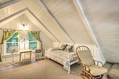 Casco Cabin On Thompson Lake With Fire Pit And Deck