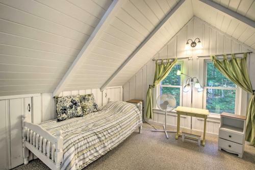 Casco Cabin On Thompson Lake With Fire Pit And Deck