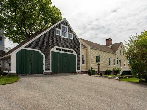 New Listing! All-suite Harbor-view Home With Deck Home