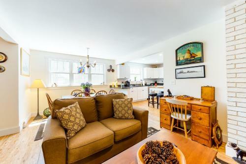Captains Cottage On Atlantic