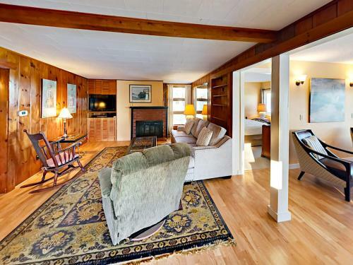 Classic Maine Home On The Ocean Home