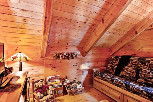 Canadian Cedar Log Cabin