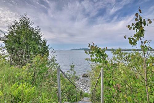 Waterfront Cottage - 17 Mi To Acadia Ntnl Pk!