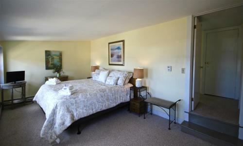 Lupine Cottage