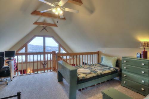 Eagles Ledge By Morton & Furbish