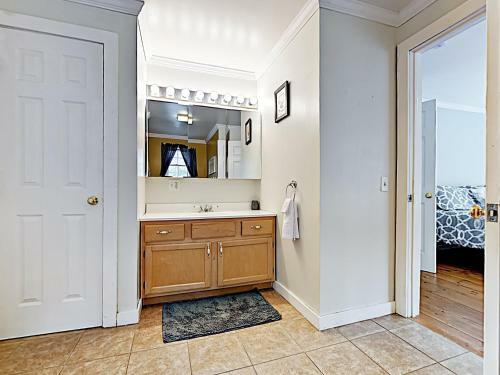 Jodys Acre Cottage Home