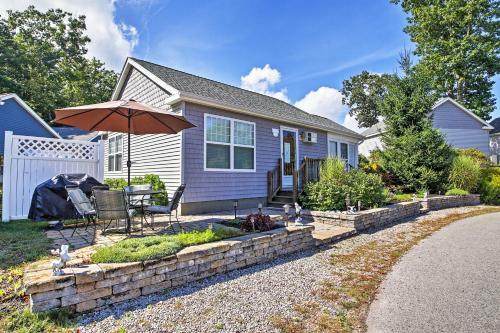 Wells Beach Cottage With Pool Access - 1 Mi To Coast!
