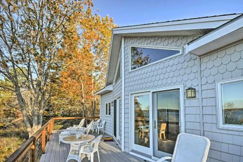 Oceanfront Sullivan Cottage On 6 Acres With Kayak!