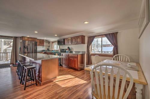 Renovated Southwest Harbor Cottage On A Dock!