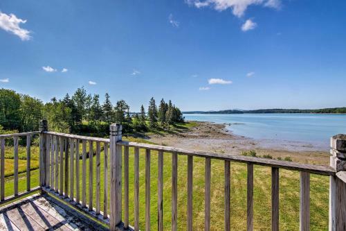 Shorefront House With Views, 14 Mi To Acadia Np!