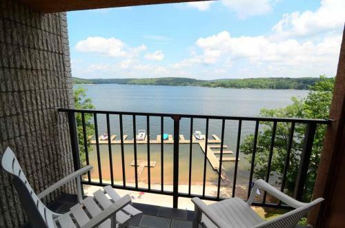 502f - Lakefront 3 Bedroom Condo With 2 Bathrooms, Free Wifi!