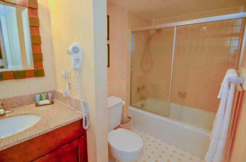710h - Lakefront Studio Condo With Full Kitchen, Free Wifi!