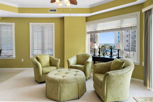 Royal Beach 102