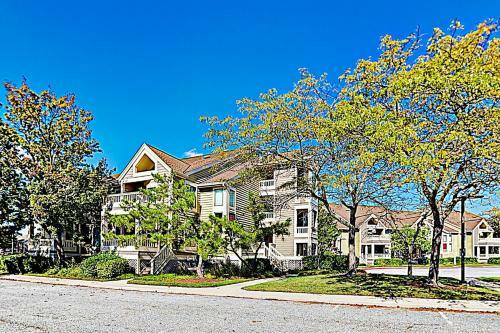 Apartamento Oceanside Gem With Private Deck, Canal Views & Pools Condo