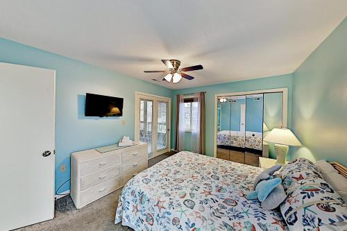 Apartamento Oceanside Gem With Private Deck, Canal Views & Pools Condo