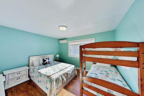 Apartamento Downtown Getaway With Balcony - Walk To Beach! Duplex