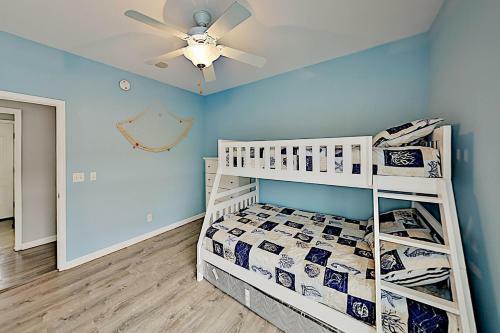 Canal-front Gem - 2 Pools, Private Dock, Boat Slip Home