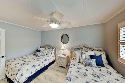 Apartamento Canvasback - Beachside Getaway - Stroll To Dining Condo