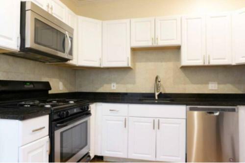 Hostal Newly Renovated Shared Apartment