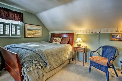 Pet-friendly Cape Cod Home With Deck 2 Mi To Beaches!