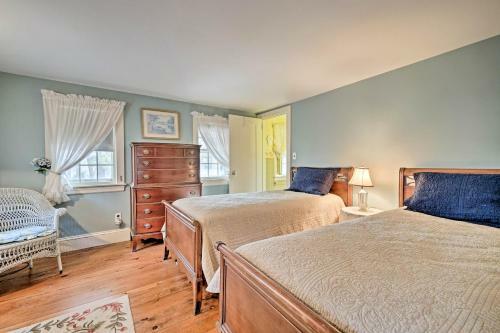 Eclectic Dennis Port Cottage Walk To Priv Beach!