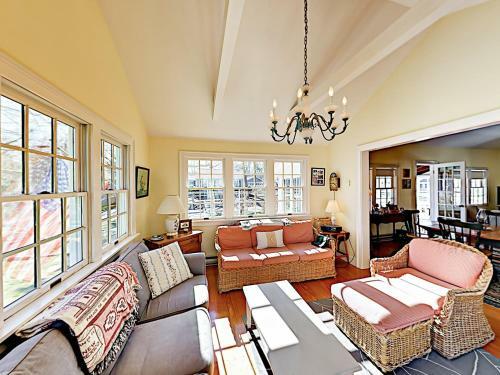 New Listing! Cape Cod Gem With Fireplace, Near Beach Home