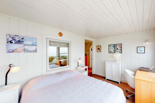 2 Bed 1 Bath Vacation Home In Eastham