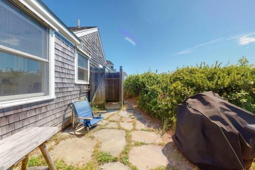 2 Bed 1 Bath Vacation Home In Eastham