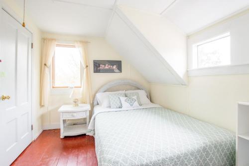 403 Fantastic Location Beautiful Bay Just 1 Minute Away