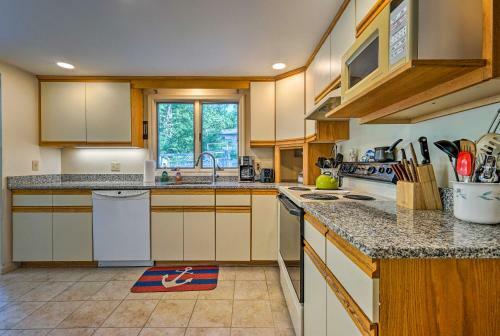 Mashpee Home With Pool And Game Room