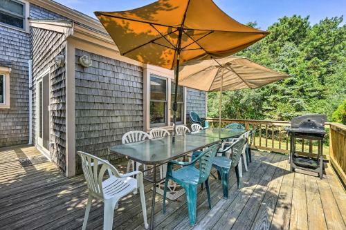 Mashpee House With Pool, Fire Pit And Furnished Patio!