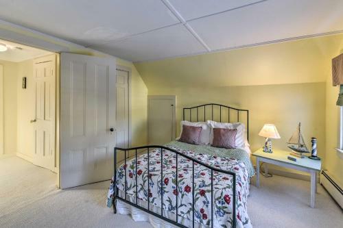 Waterfront Hyannis Port Cottage, Walk To Beach!
