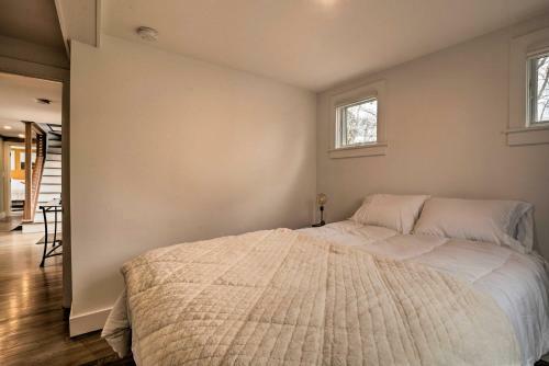 Waterfront Getaway - 1 Mile To Ferry And Beach!