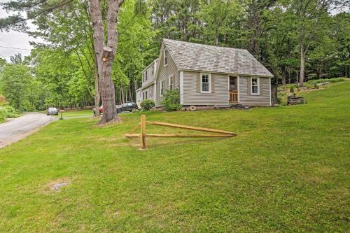 Rustic-chic Cottage With Yard And Grill - Near Hiking!