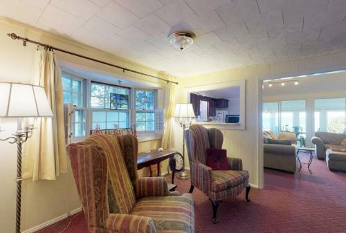 Waterfront Wonder With Bay Views, Steps To Beach Home