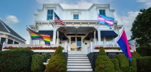 Bed & Breakfast Brasswood Inn