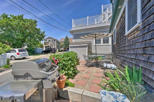 Splendid Provincetown Penthouse Apartment With Deck!