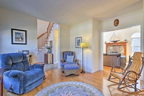 Cape Cod Home With Fire Pit And Grills - Near Beaches!