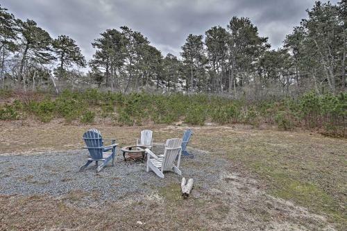 Cape Cod Home With Fire Pit And Grills - Near Beaches!