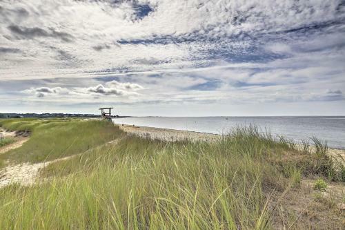 Cape Cod House With Deck And Grill - 2 Miles To Beach!