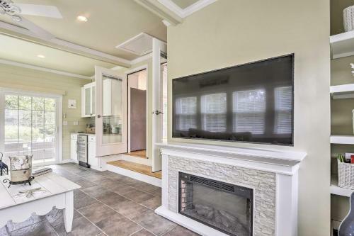 Cape Cod House With Deck And Grill - 2 Miles To Beach!