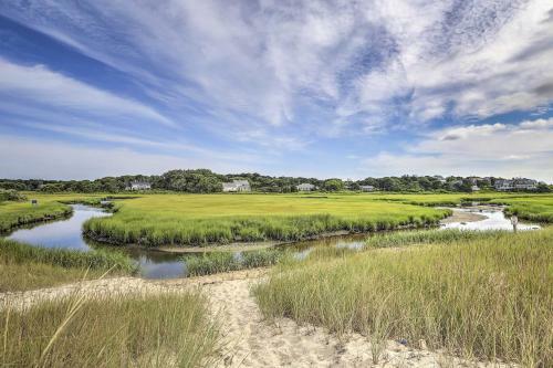 Cape Cod House With Deck And Grill - 2 Miles To Beach!