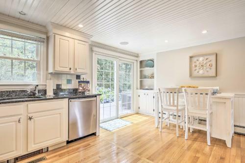 Cape Cod House With Deck And Grill - 2 Miles To Beach!