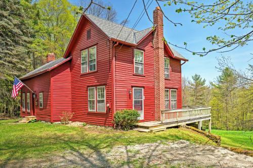 Tranquil 3br Stockbridge House With Private Deck